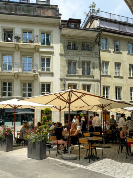 café, brasserie, restaurant, cuisine locale, brasserie, Fribourg, Schweizerhalle, traditionnel, authentique, ambiance chaleureuse