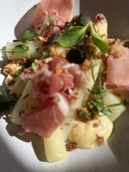 café, brasserie, restaurant, cuisine locale, brasserie, Fribourg, Schweizerhalle, traditionnel, authentique, ambiance chaleureuse